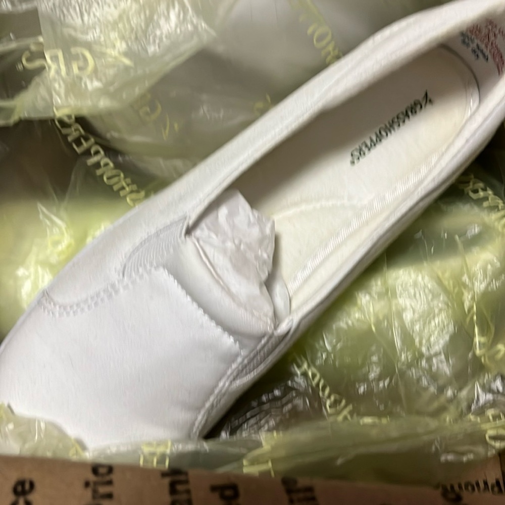 Grasshoppers slip on shoes